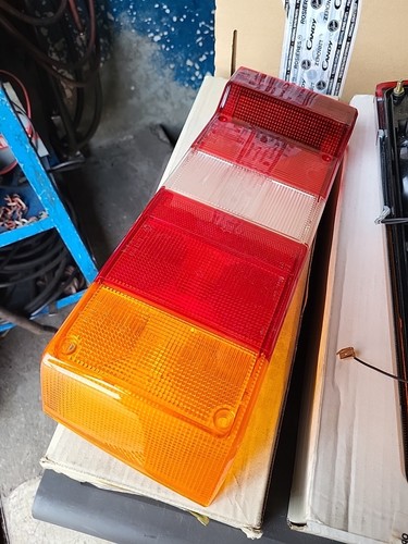 Plastica fanale posteriore - plastica,