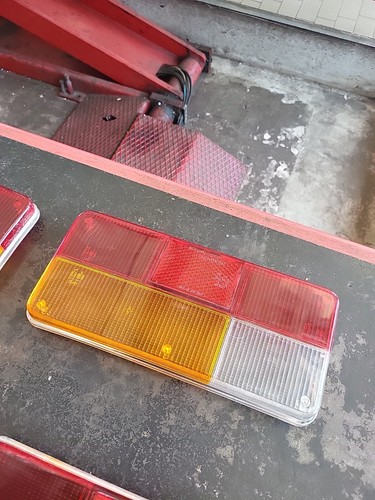 Plastica fanale posteriore - plastica,